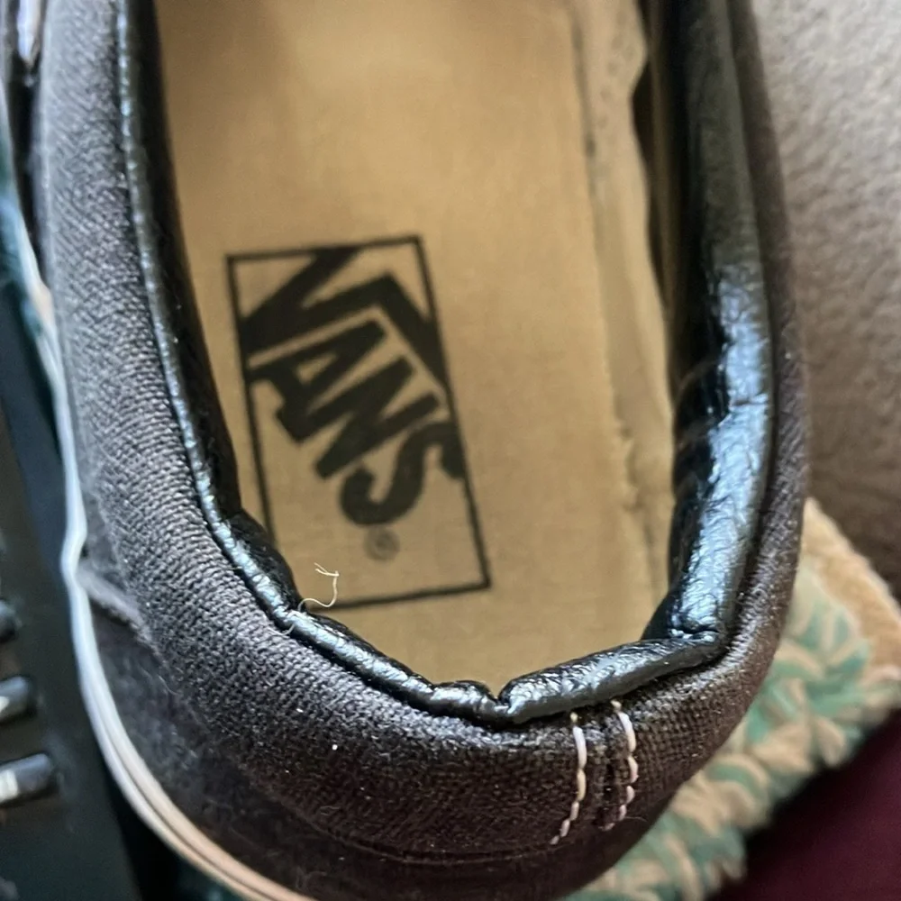 Vans Off the wall Black Men’s Black Slip-0n Boat Shoe Men’s Sz 7 1/2 Women Sz 9